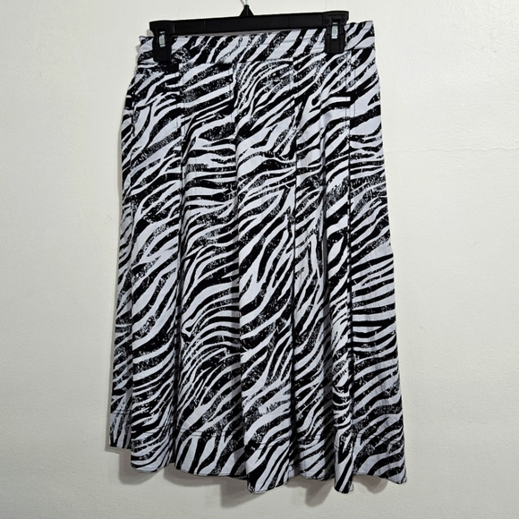 Donna Karan Zebra Print Pleated Midi Skirt. Size XS. - Picture 1 of 7